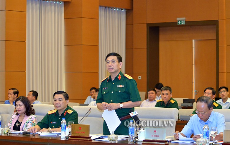 Ủy ban Thường vụ Quốc hội cho ý kiến về dự án Luật Dân quân tự vệ (sửa đổi)